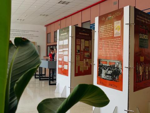 Entre el Silencio y la Protesta